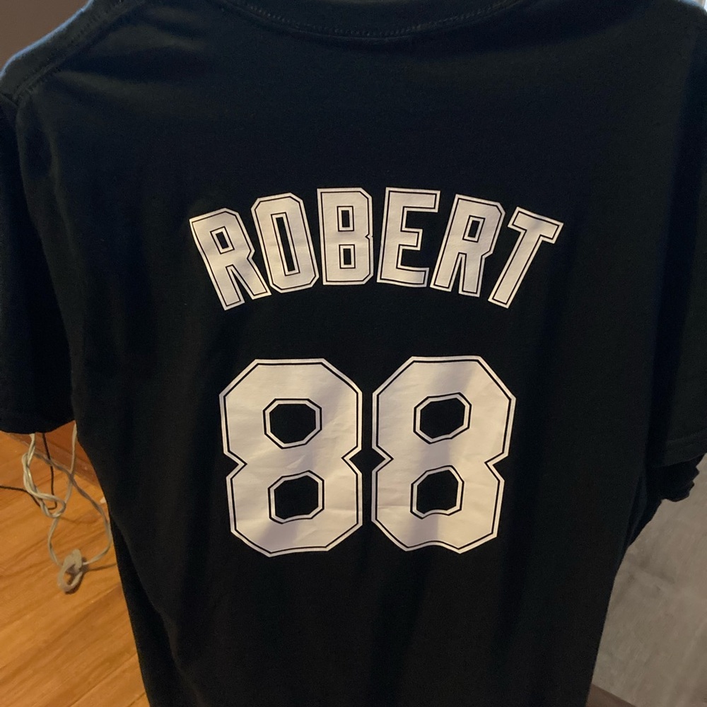 Luis Robert medium tee shirt white Sox